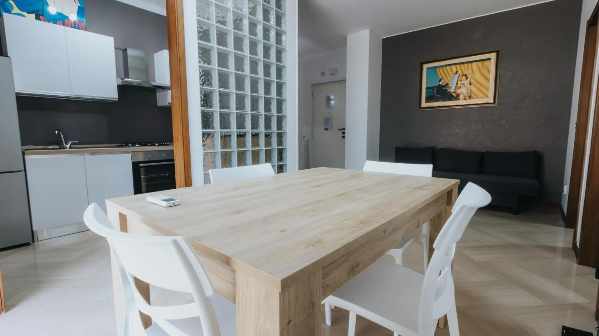 Lenoci Home Bari Daire